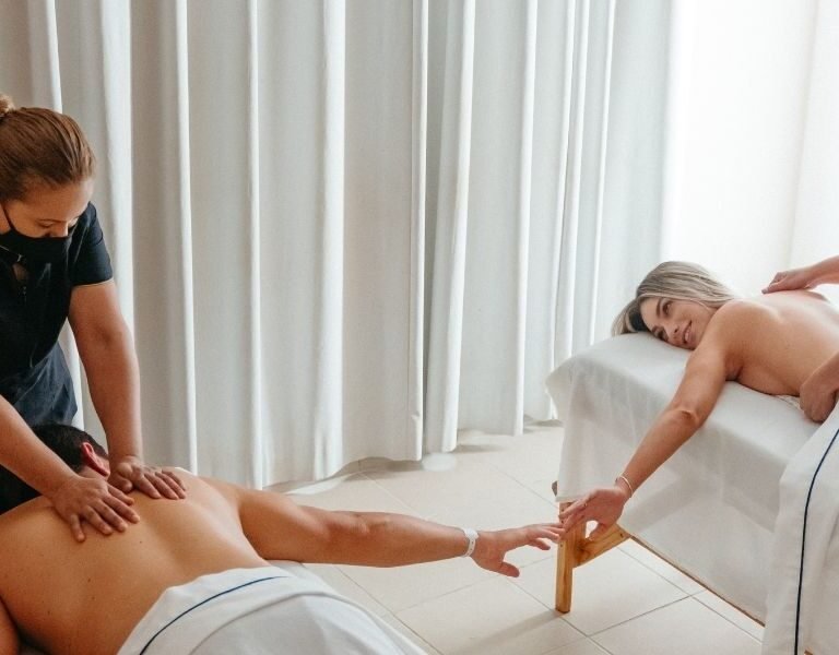 the-benefits-of-getting-a-couples-massage-2